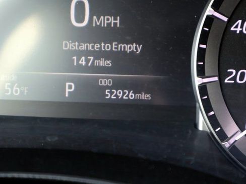 Used 2024 Toyota Highlander LE image 35