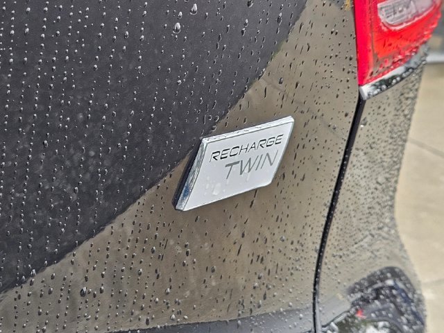 Used 2023 Volvo XC40 Recharge Plus w/ Protection Package Premier AWD/4WD image 11