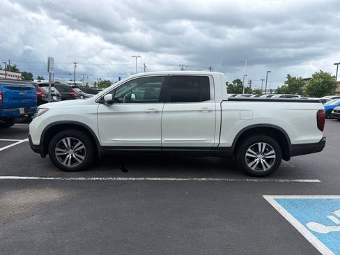 Used 2017 Honda Ridgeline RTS image 2