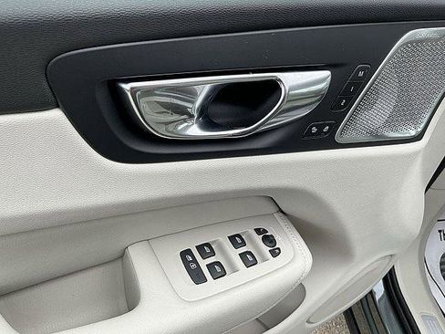 New 2026 Volvo XC60 T8 Ultra w/ Climate Package AWD/4WD image 15