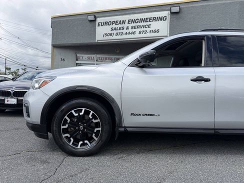 Used 2020 Nissan Pathfinder SL AWD/4WD image 11