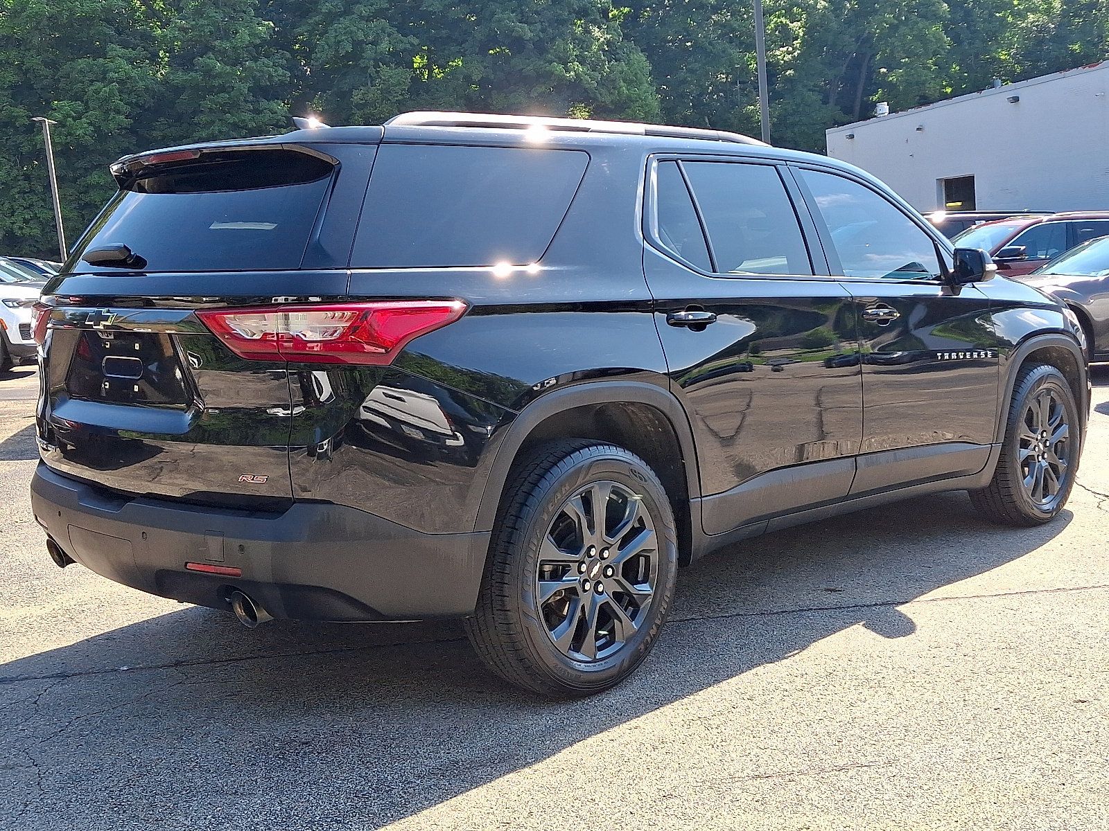 Used 2020 Chevrolet Traverse RS w/ LPO, Cargo Package AWD/4WD image 4