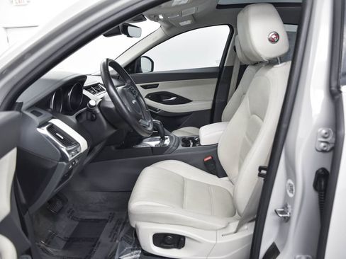 Used 2019 Jaguar E-PACE SE image 11