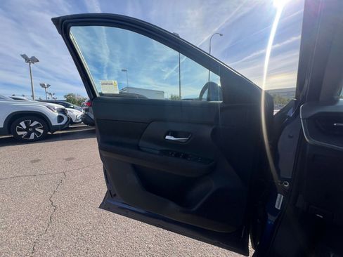 Used 2025 Nissan Kicks SV image 20