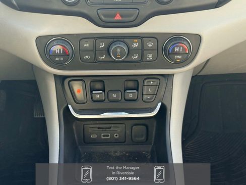 Used 2018 GMC Terrain SLT w/ Infotainment Package II image 17