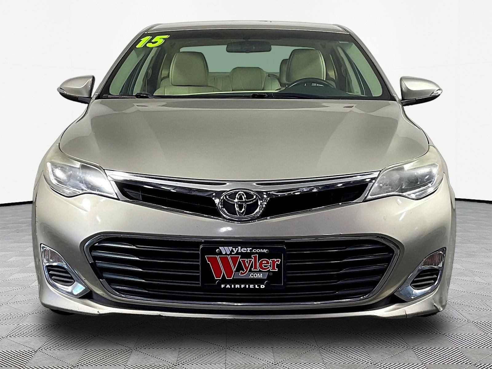 Used 2015 Toyota Avalon XLE FWD image 2