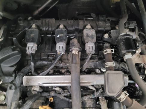 Used 2022 Nissan Versa S w/ Trunk Package FWD image 30