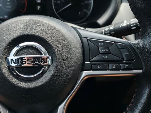 Used 2019 Nissan Kicks SR w/ SR Premium Package FWD image 28
