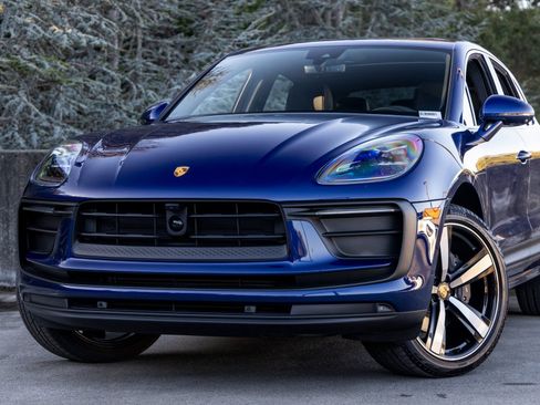 New 2025 Porsche Macan image 7