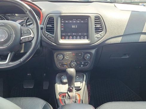 Used 2020 Jeep Compass Trailhawk w/ Cold Weather Group AWD/4WD image 17
