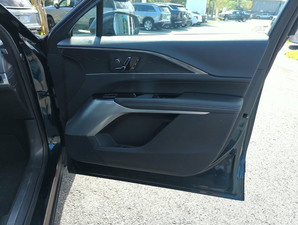 Used 2024 Cadillac Lyriq Sport RWD image 34