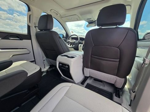 Used 2024 GMC Acadia Denali FWD image 18
