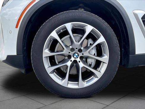 Used 2025 BMW X5 xDrive40i w/ Premium Package AWD/4WD image 10