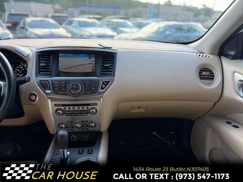 Used 2020 Nissan Pathfinder SL AWD/4WD image 25