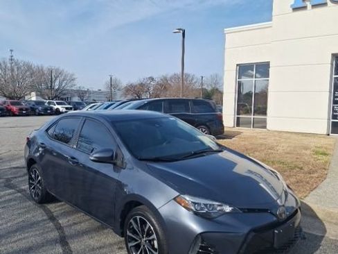 Used 2017 Toyota Corolla SE w/ Carpet Mat Package (TMS) image 2