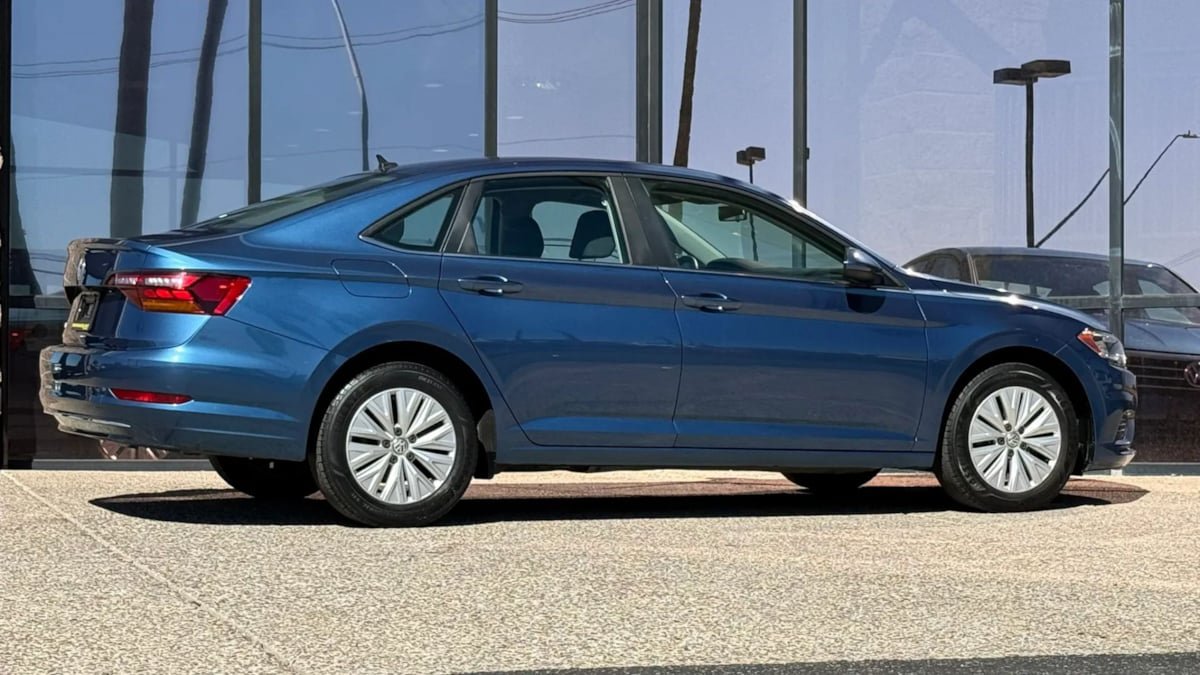 Used 2019 Volkswagen Jetta S w/ Driver Assistance Package FWD image 13