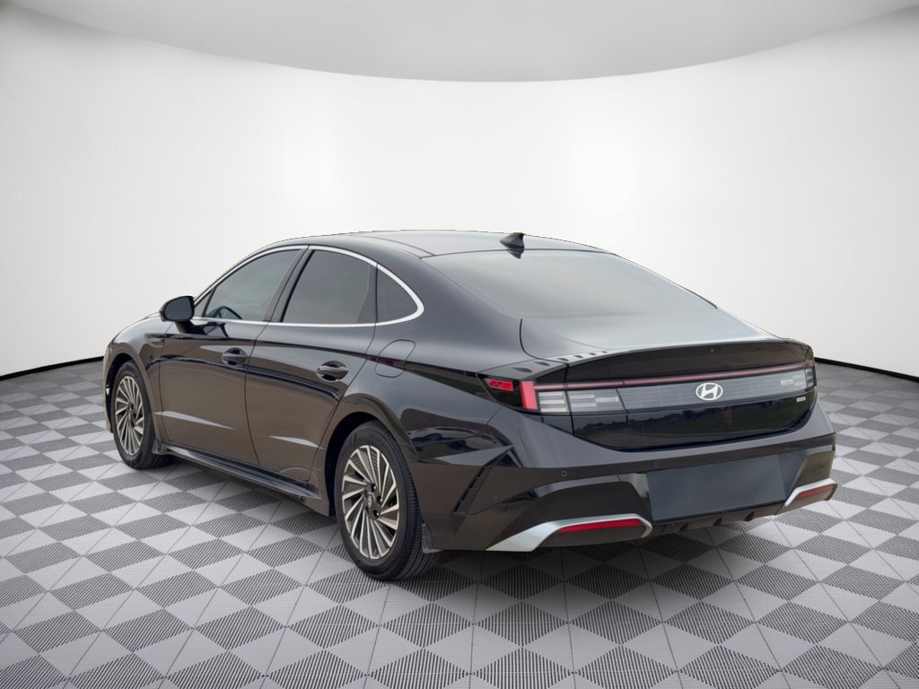 Certified 2025 Hyundai Sonata Limited FWD image 3
