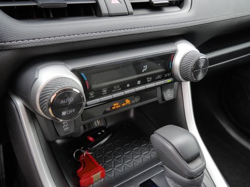 Certified 2025 Toyota RAV4 XLE image 24