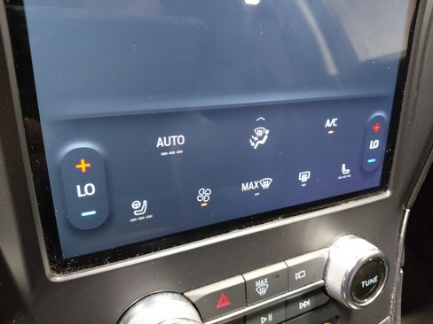 Used 2024 Ford Edge Titanium AWD/4WD image 34