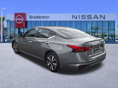 Used 2022 Nissan Altima 2.5 SV FWD image 7