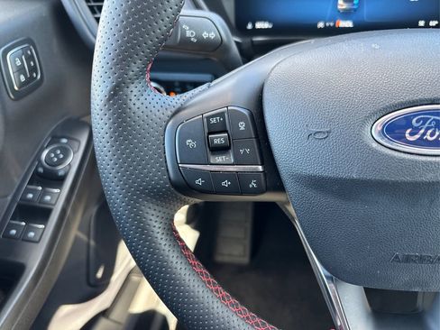 Certified 2023 Ford Escape ST-Line Elite image 33