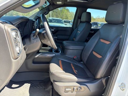 Used 2022 GMC Sierra 1500 AT4 w/ AT4 Preferred Package image 9
