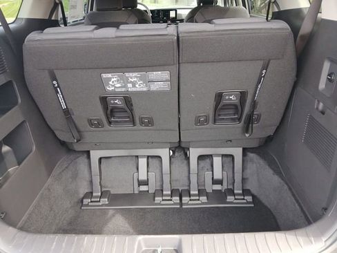 New 2026 Kia Carnival LX FWD image 24