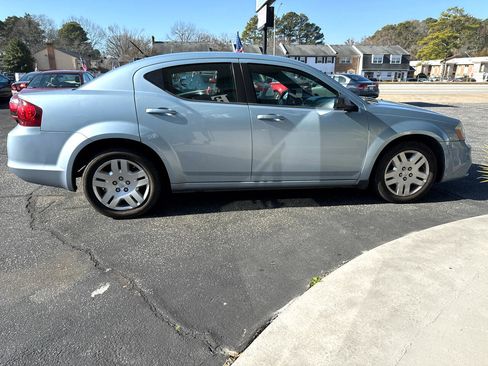 Used 2013 Dodge Avenger SE image 4