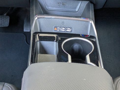 Used 2025 Chevrolet Equinox LT w/ Convenience Package II FWD image 20