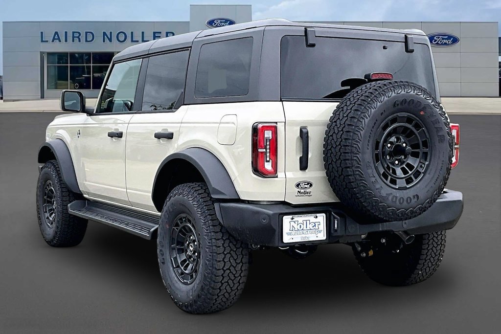 New 2026 Ford Bronco Outer Banks w/ Sasquatch Package AWD/4WD image 3