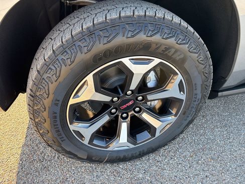 New 2026 GMC Yukon XL AT4 Ultimate w/ LPO, Floor Liner Package image 28