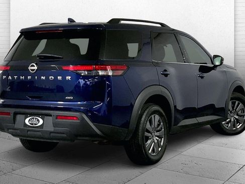Used 2025 Nissan Pathfinder SV image 13