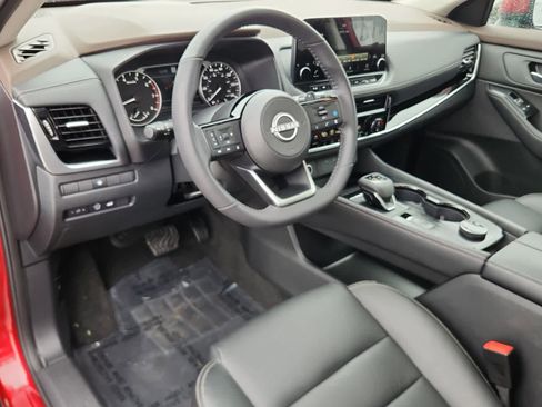 Used 2023 Nissan Rogue SL w/ SL Premium Package image 11