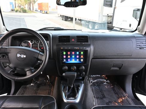 Used 2006 HUMMER H3 image 12