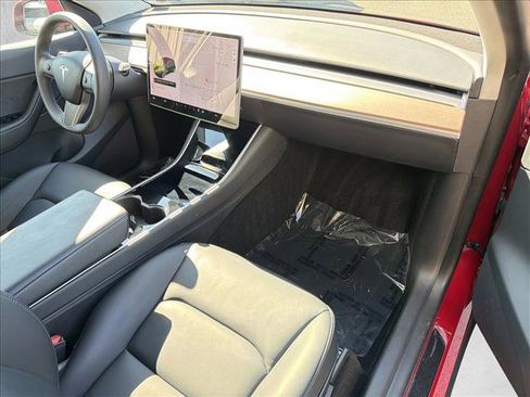 Used 2021 Tesla Model Y Long Range AWD/4WD image 25
