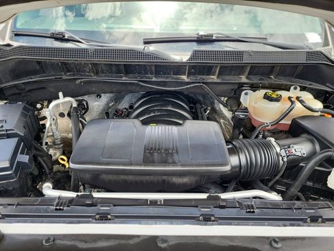 Used 2021 Chevrolet Silverado 1500 LT AWD/4WD image 16