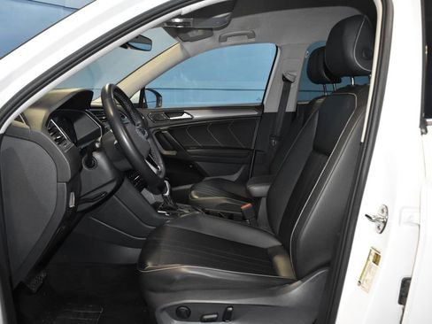 Used 2024 Volkswagen Tiguan SE image 7