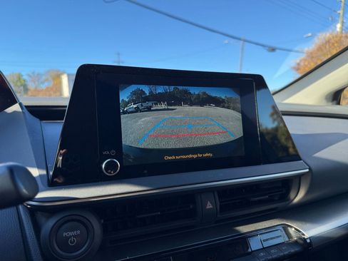 Used 2025 Toyota Prius LE image 17