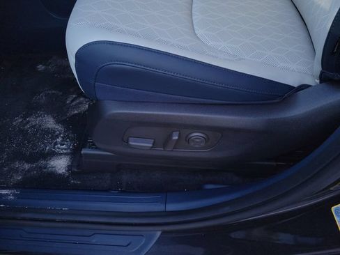 New 2026 Kia Carnival EX FWD image 9