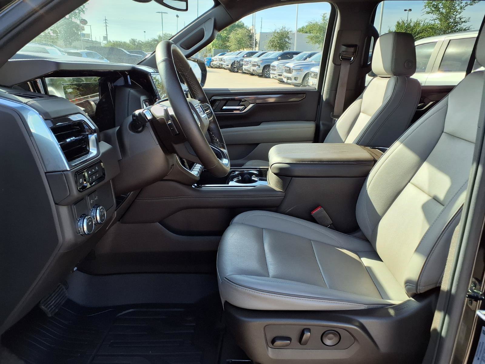 Used 2026 GMC Yukon Elevation RWD image 16