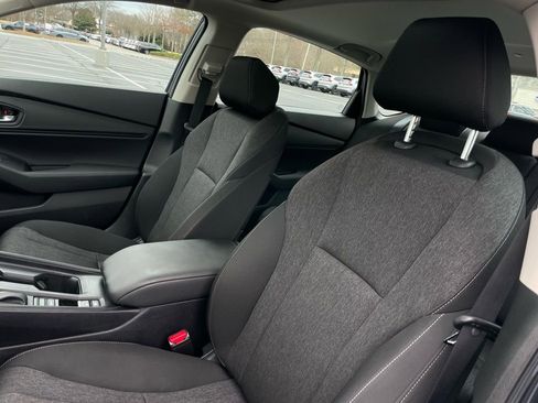 Certified 2025 Honda Accord SE image 25