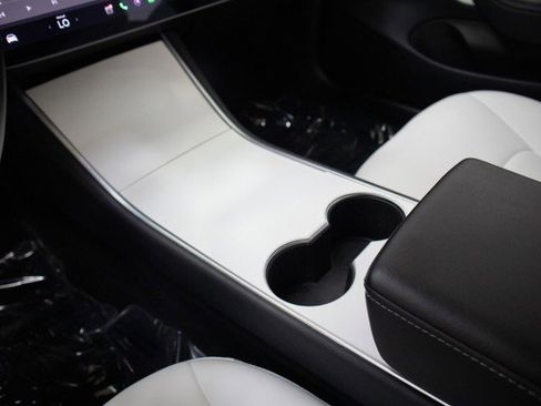 Used 2018 Tesla Model 3 Long Range image 18