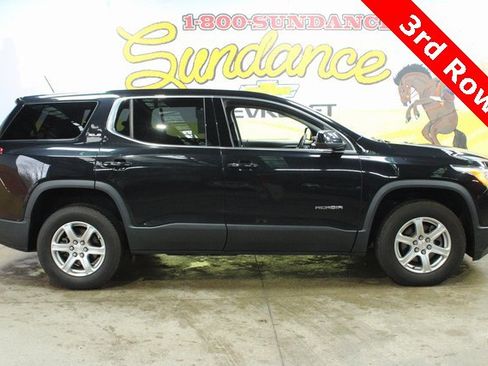 Used 2019 GMC Acadia SLE image 1