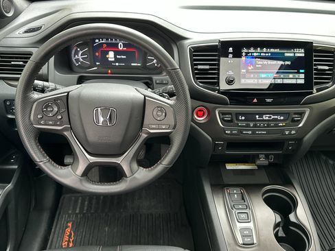 Used 2023 Honda Passport TrailSport image 16