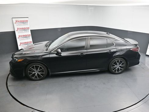 Used 2022 Toyota Camry SE FWD image 28
