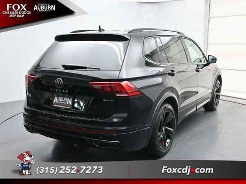 Used 2024 Volkswagen Tiguan SE R-Line AWD/4WD image 16