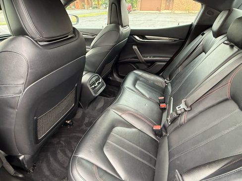 Used 2018 Maserati Ghibli S GranSport image 26