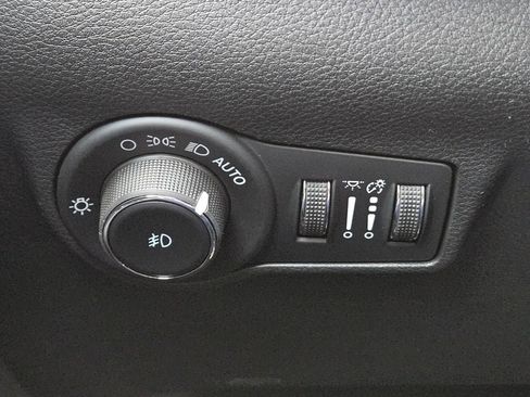 New 2025 Jeep Compass Limited w/ Sun & Sound Group image 21