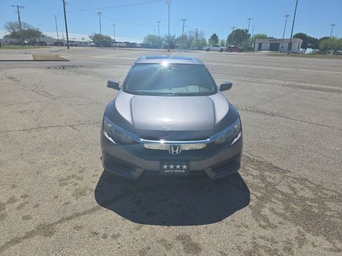 Used 2018 Honda Civic EX image 8