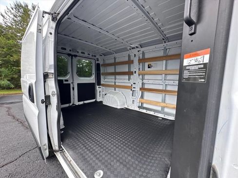 Used 2025 RAM ProMaster 2500 w/ U-Haul Equipment Group FWD image 11